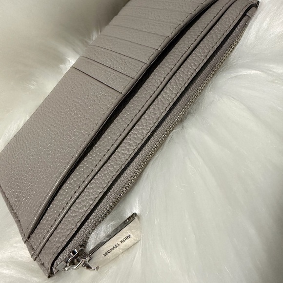 MK Wallet - Picture 3 of 3